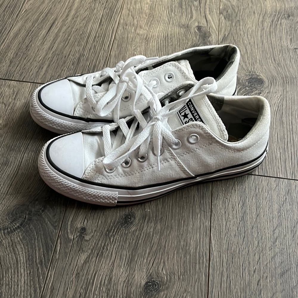 White converse all stars